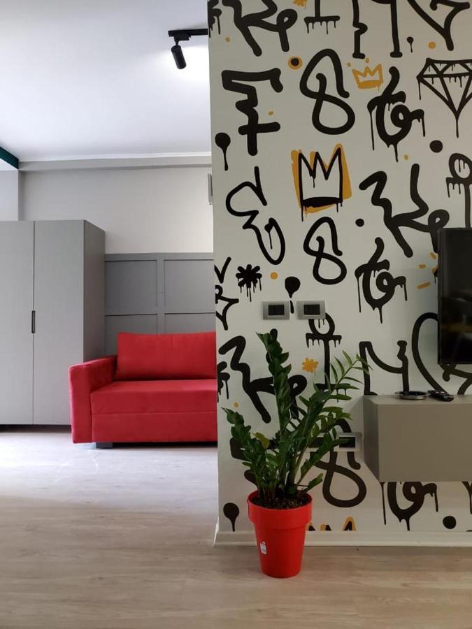 Helga'S Deluxe 3 Apartment Tiranë Ngoại thất bức ảnh